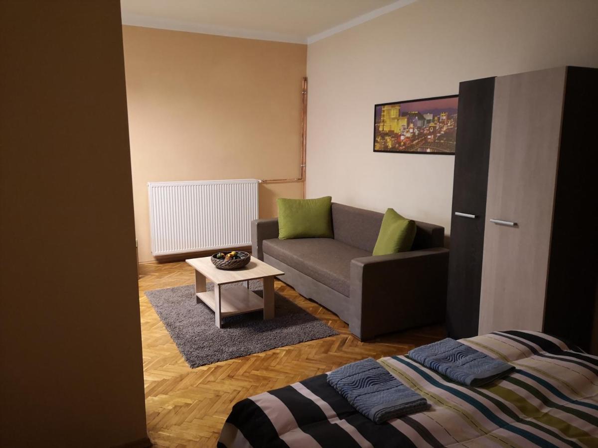 Veva Apartman - Eger Maganszallashely Екстериор снимка