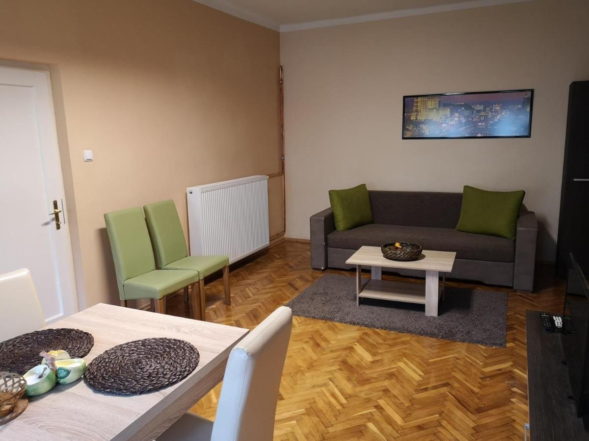 Veva Apartman - Eger Maganszallashely Екстериор снимка