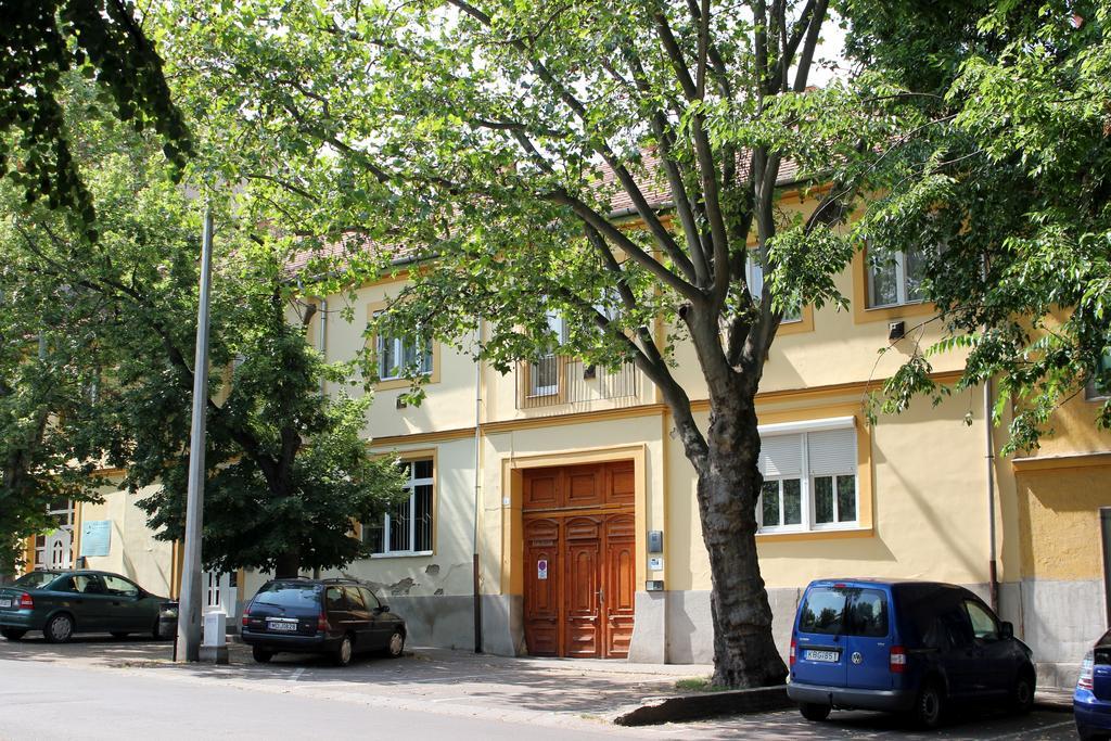 Veva Apartman - Eger Maganszallashely Екстериор снимка
