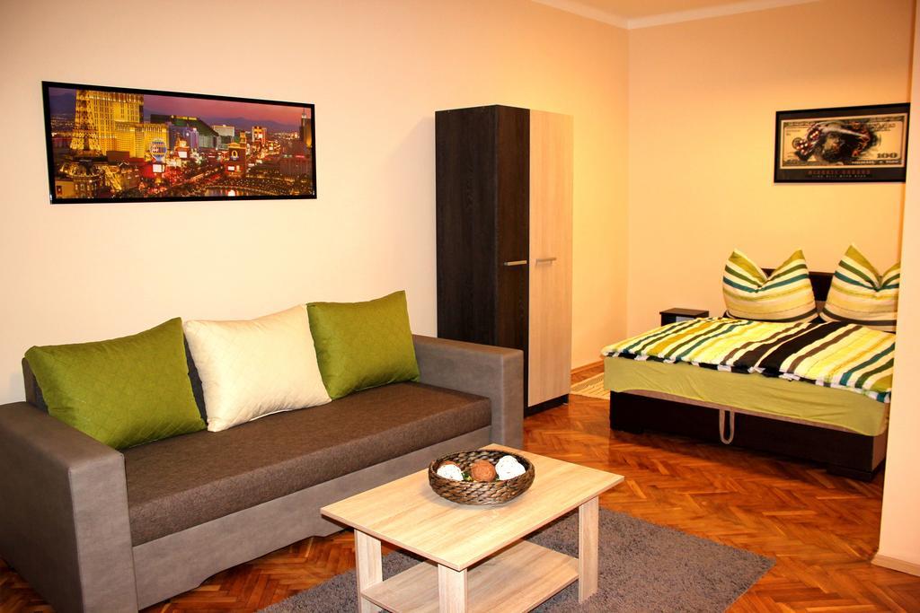 Veva Apartman - Eger Maganszallashely Екстериор снимка