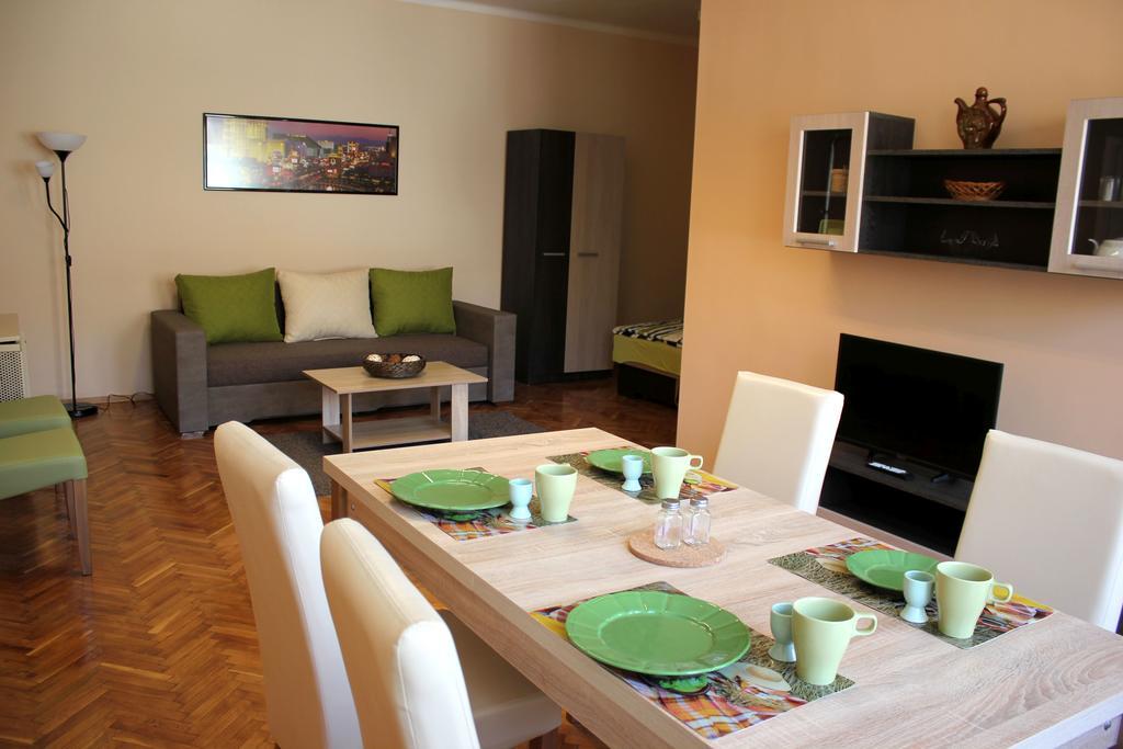 Veva Apartman - Eger Maganszallashely Екстериор снимка