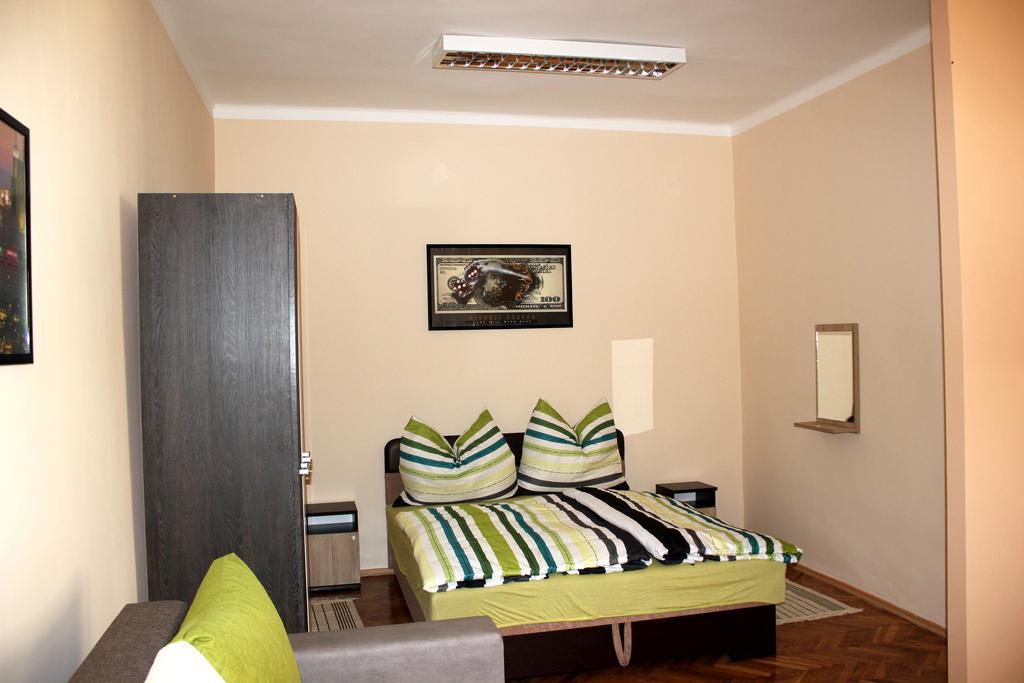 Veva Apartman - Eger Maganszallashely Екстериор снимка